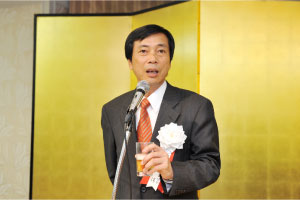 池田新副会長の乾杯のご発声