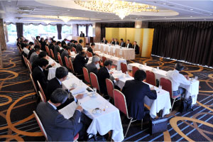定時総会の会場